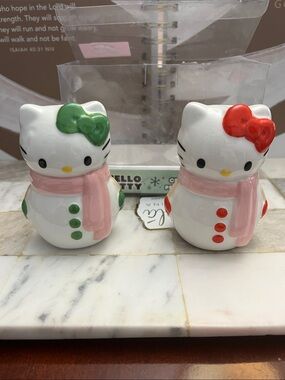 Hello Kitty Pink White Red Green Ceramic Holiday Pair